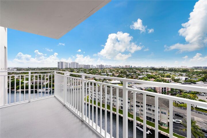427 Golden Isles Dr 14J  Hallandale Beach FL 33009 photo