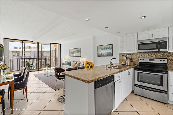 3475 N Country Club Dr 814  Aventura FL 33180 photo