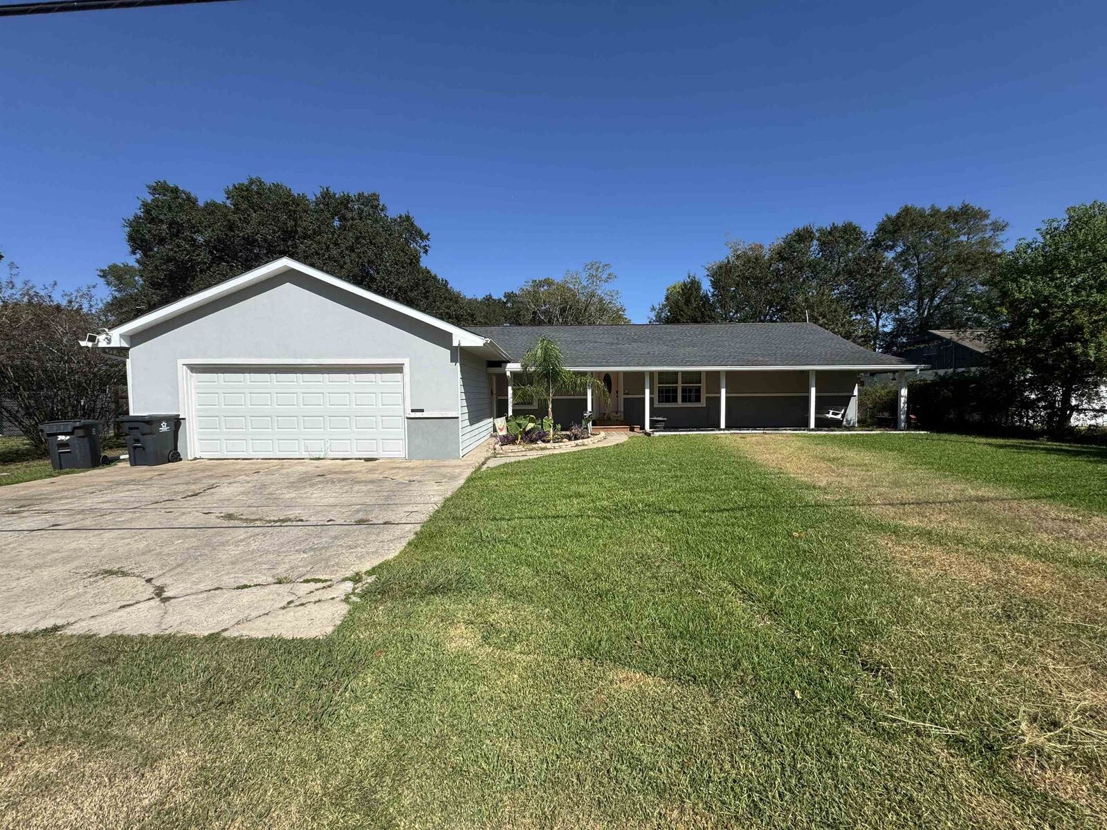 Property Photo:  265 E Darby  TX 77611