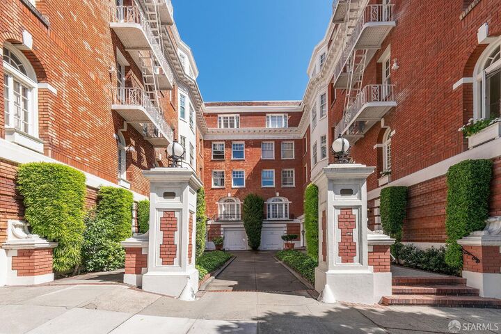 1830 Jackson Street E  San Francisco CA 94109 photo