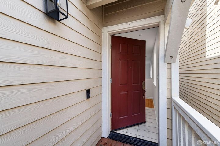 Property Photo: 2108 Thistle Court CA 94542