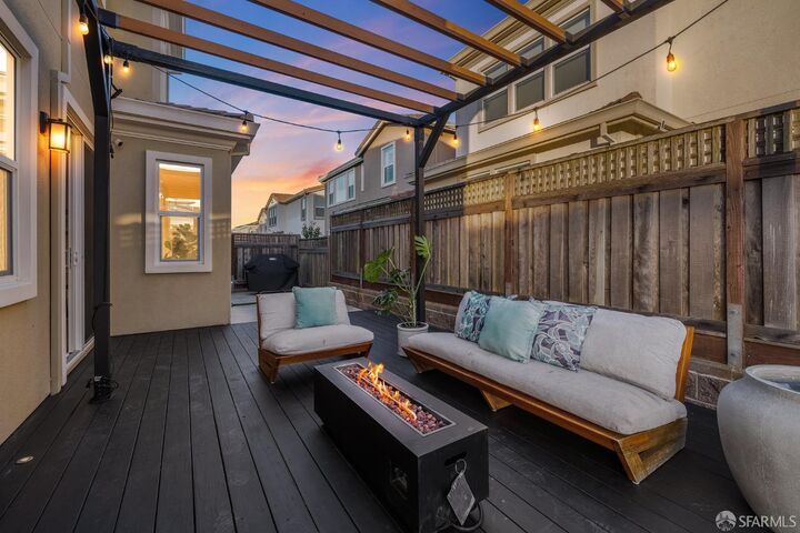Property Photo: 106 Miraluna Way CA 94066