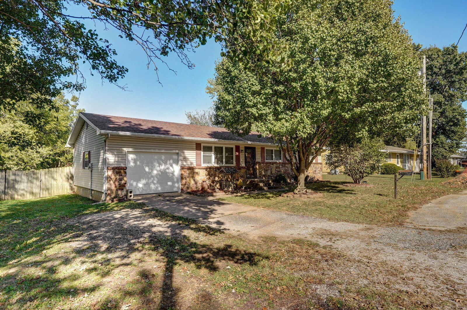 Property Photo:  1017 W Sunset Drive  MO 65605 
