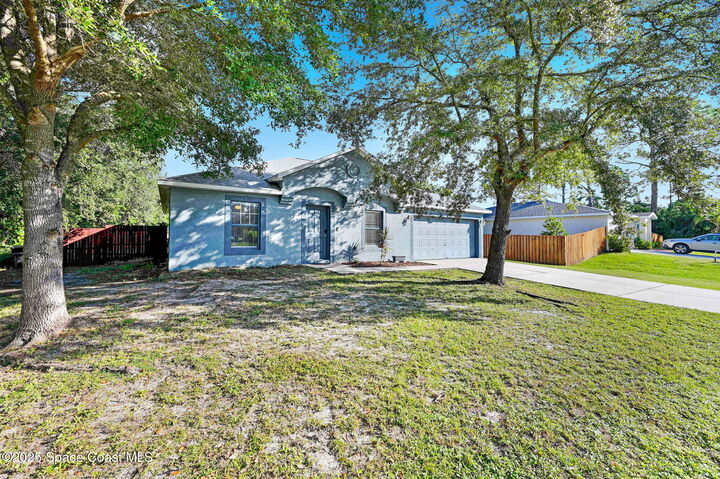 Property Photo:  1671 Sardinia Street SE  FL 32909