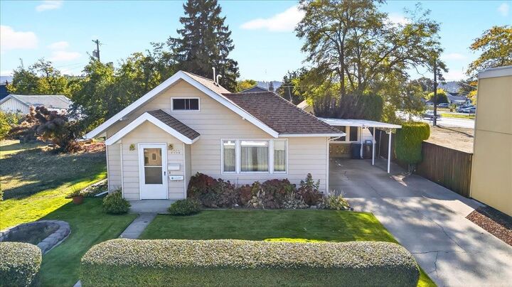 Property Photo:  2008 E Boone Ave  WA 99202 