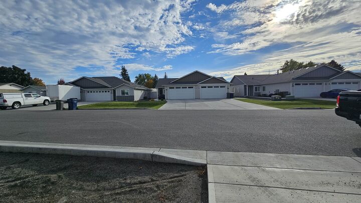 Property Photo: 8125 E Baldwin Ave WA 99212