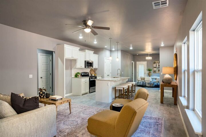 Property Photo:  422 Grove Street  OK 73077 