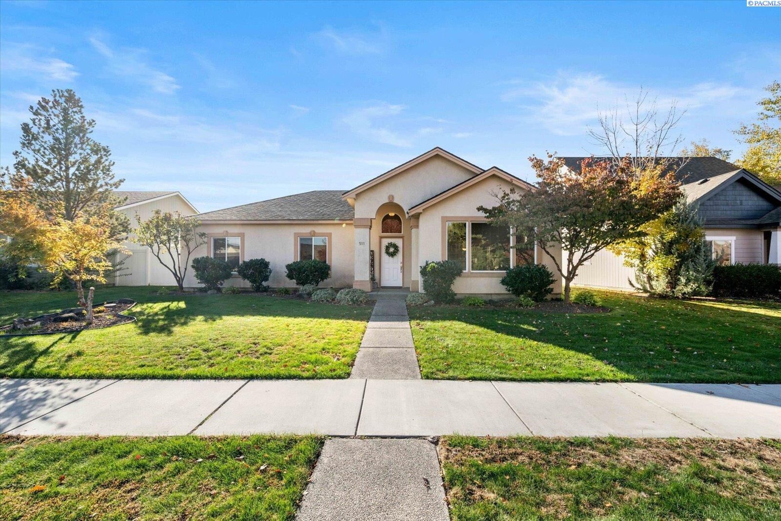 Property Photo:  511 Cherokee St  WA 99352
