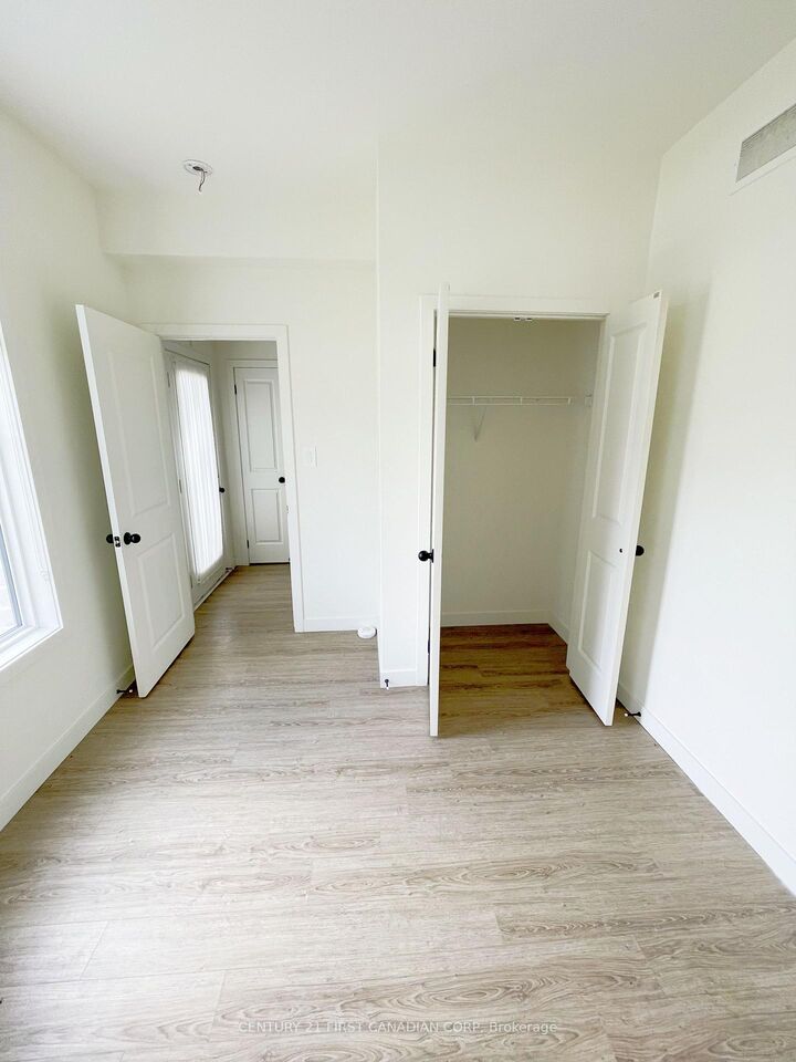 Property Photo:  1781 Henrica Avenue 44  ON N6G 0Y2 