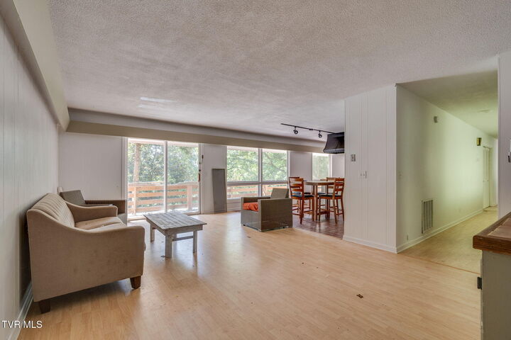 Property Photo:  2 Rovan Circle  TN 37601
