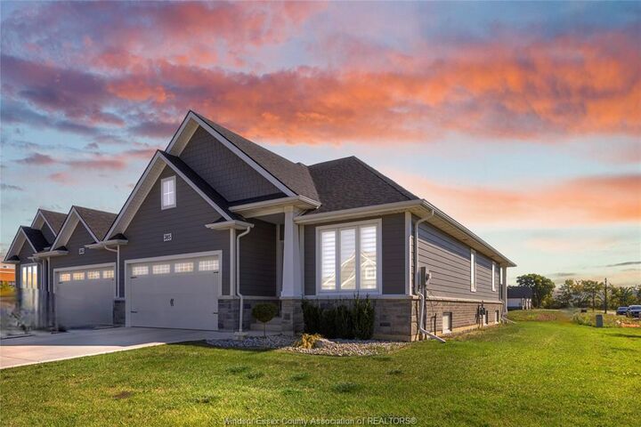 Photo de la propriété: 385 Matese Street ON N8L 0X5