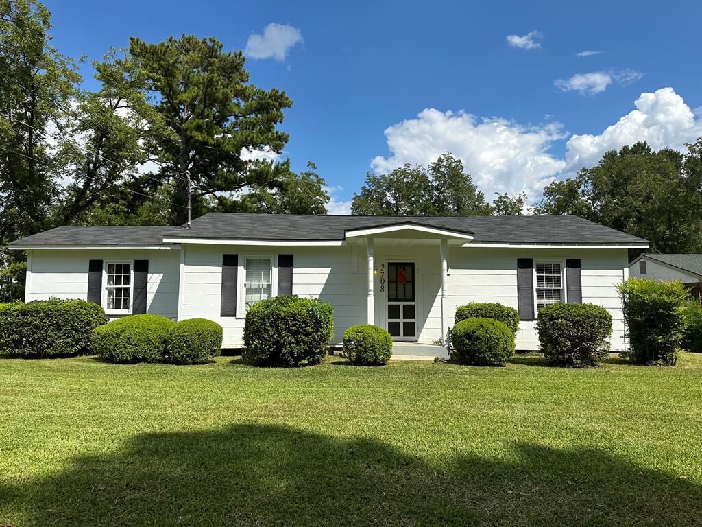 Property Photo:  2708 Elton Street  GA 31707