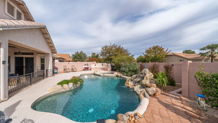 Property Photo: 2815 Glengarry Way AZ 85650