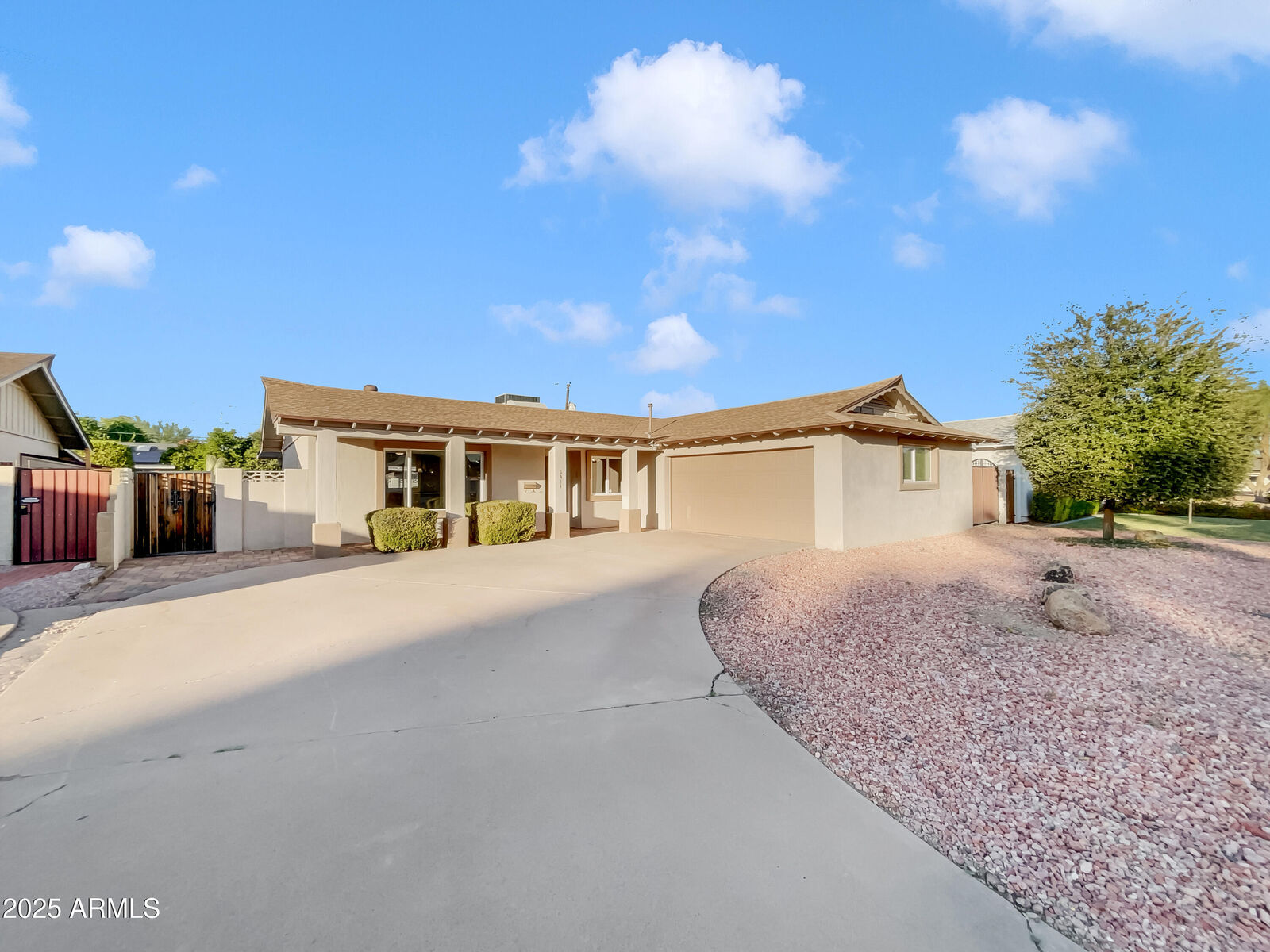 Property Photo: 8414 E Orange Blossom Lane AZ 85250