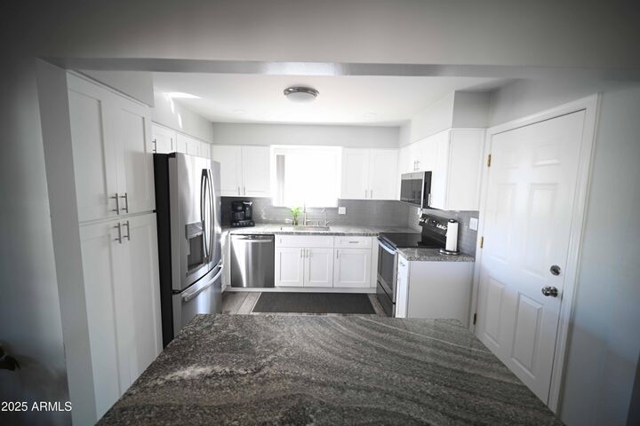 Property Photo:  692 E Tyson Street  AZ 85225