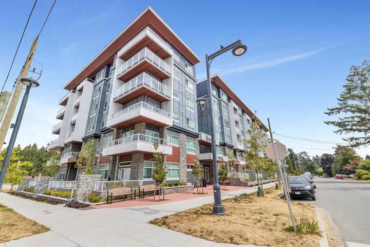 Photo de la propriété:  14225 103A Avenue 314  BC V3T 1T1