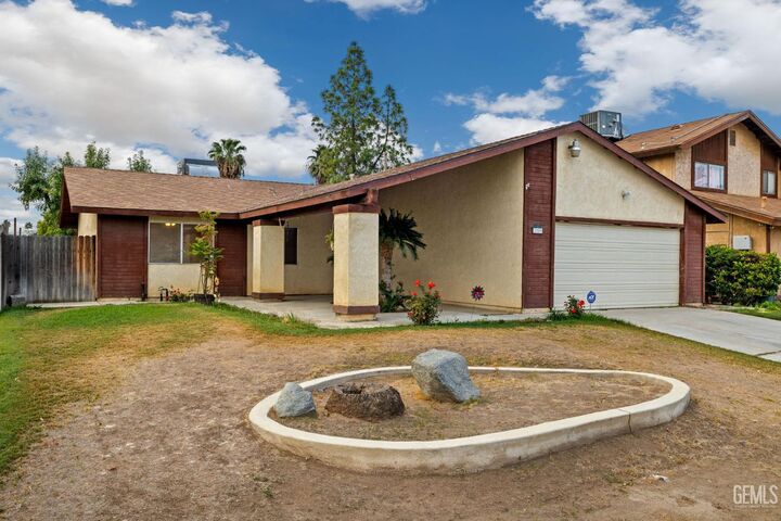2309 Teresa Court  Bakersfield CA 93304 photo