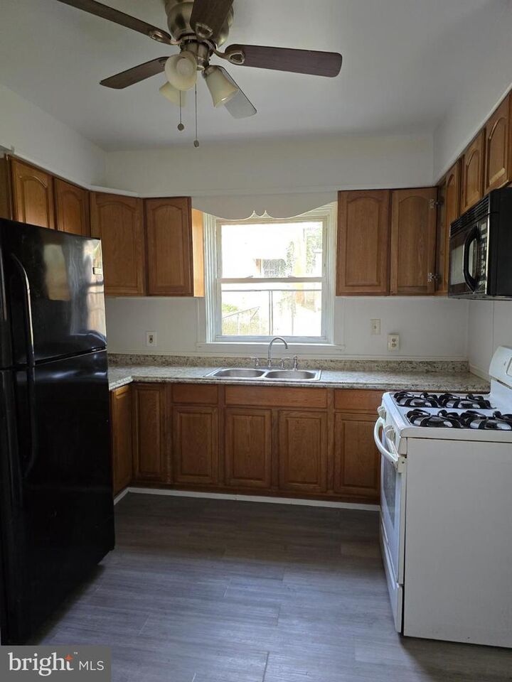 Property Photo:  1828 State Street  PA 17103
