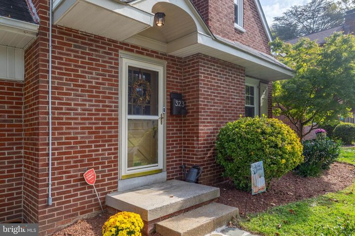 Property Photo:  323 Perry Avenue  PA 17603