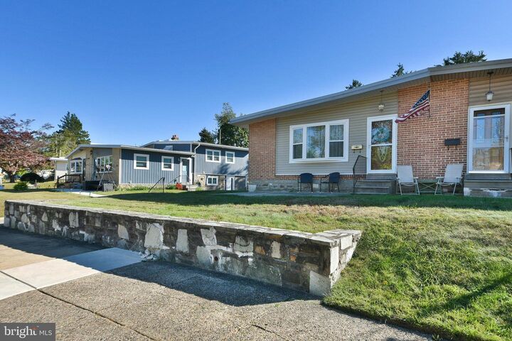 Property Photo:  1020 Grant Avenue  PA 19115 