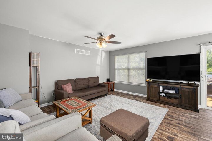 Property Photo:  351 Paradee Drive  DE 19904