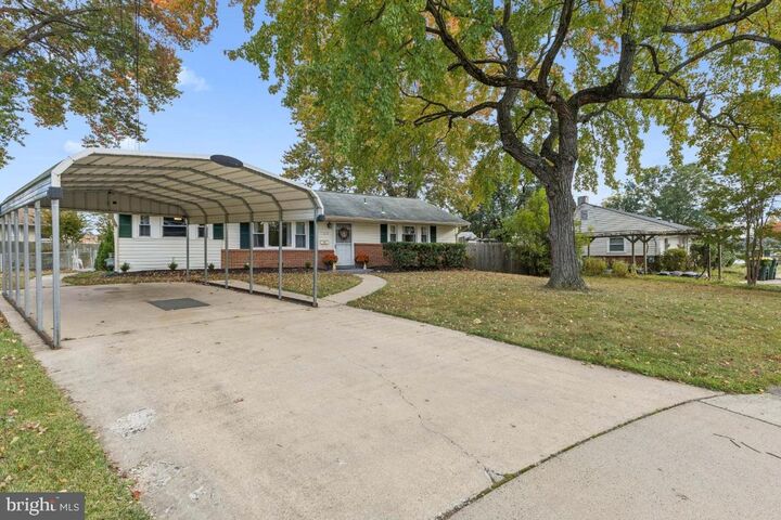 Property Photo: 7309 Piper Court VA 22306