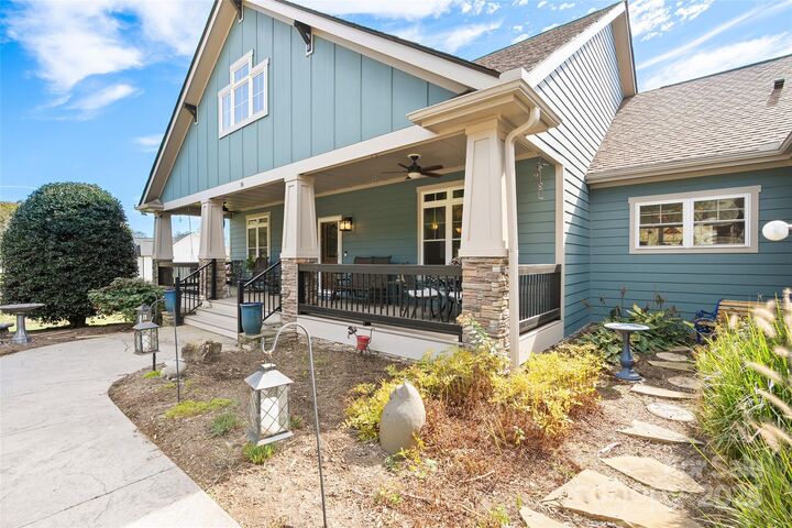 Property Photo:  16 Farm Pond Lane  NC 28715 