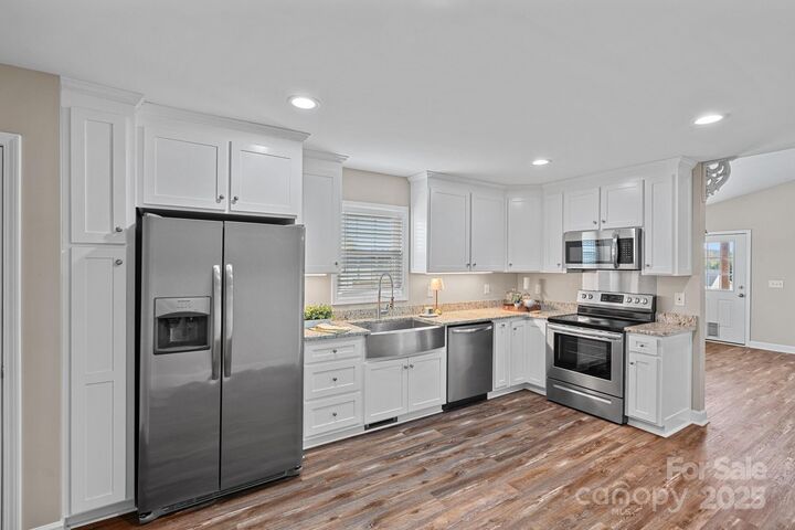 Property Photo: 1018 Jennings Road NC 28625