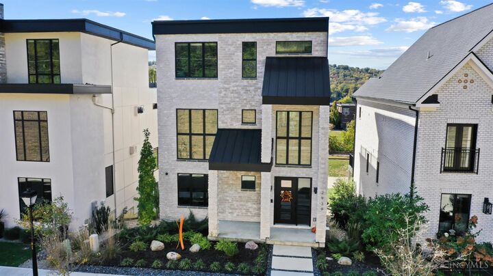 2939 Walworth Avenue  Cincinnati OH 45226 photo