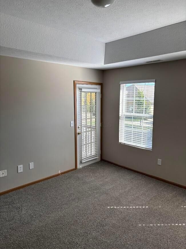 Property Photo:  5396 Nottinghamshire Lane  OH 43082 