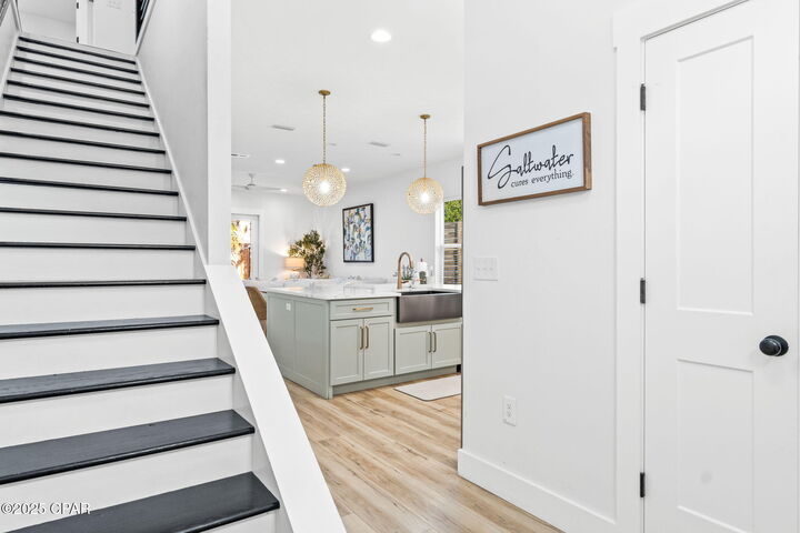 Property Photo: 7028 Thomas Drive FL 32408