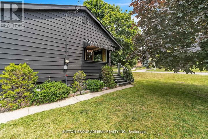 Property Photo:  212 St Peter Street  ON L1N 1J3