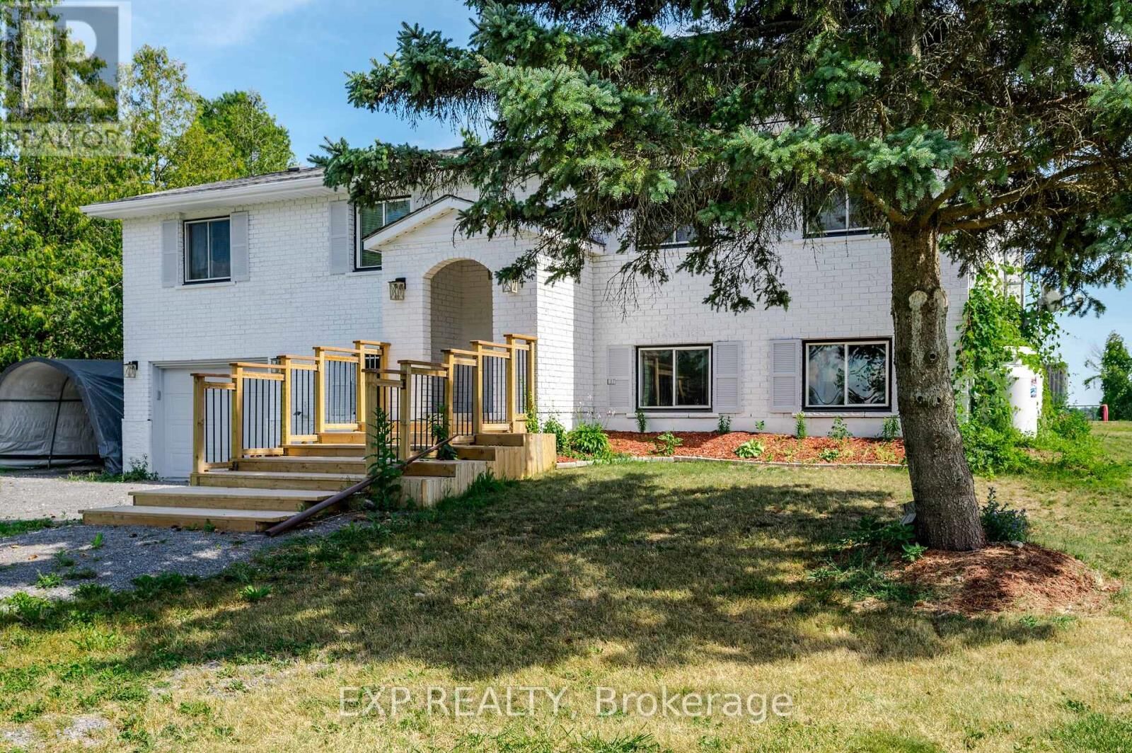 Property Photo: 150 Bayview Drive ON K7R 3K8