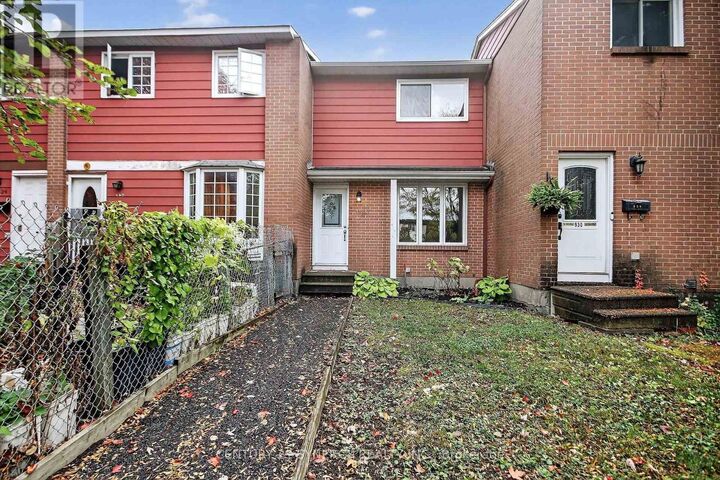 Photo de la propriété:  928 Meadowlands Drive  ON K2C 0K3