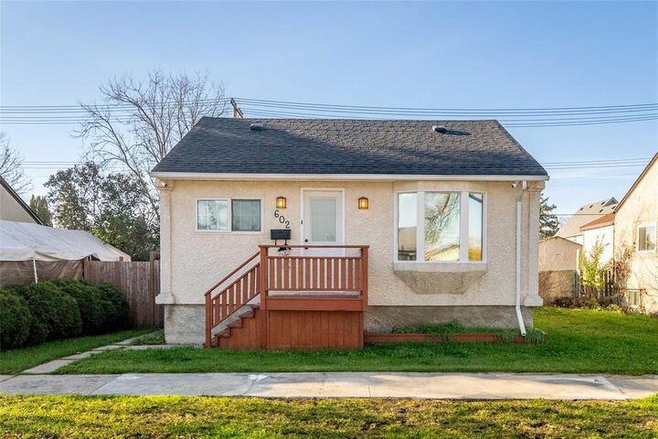 602 Harbison Avenue East  Winnipeg MB R2L 0Y9 photo