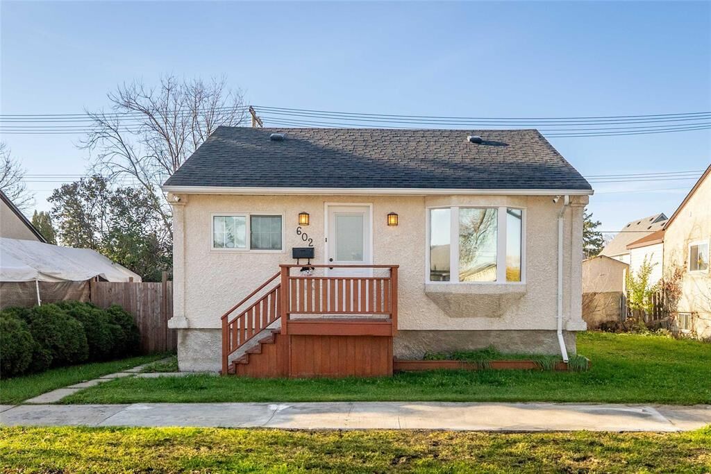 Photo de la propriété:  602 Harbison Avenue East  MB R2L 0Y9 