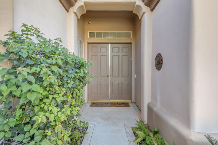 Property Photo:  35 Calle La Reina  CA 92270