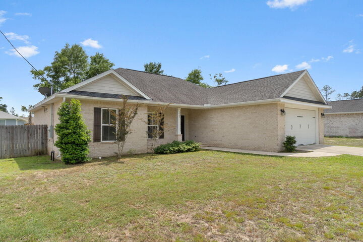 Property Photo:  4464 Goldfinch Way  FL 32539 