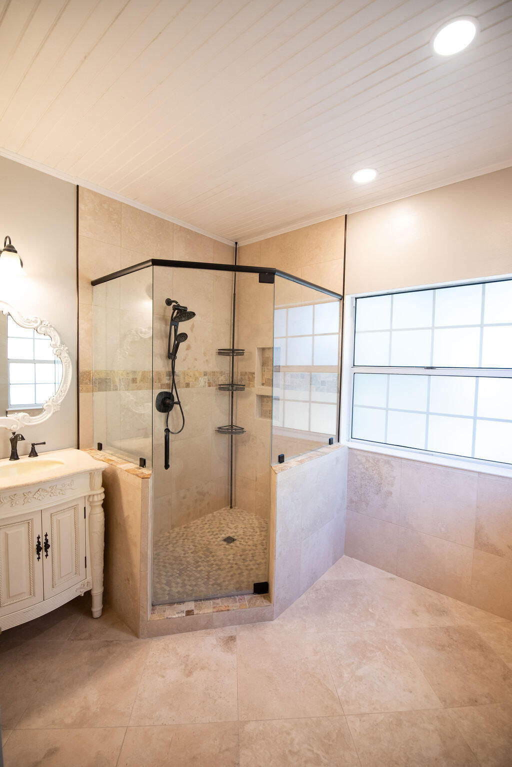 Property Photo: 4565 Parkwood Court FL 32578