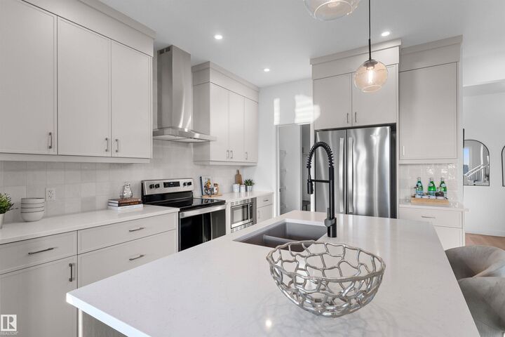 4809 Cawsey Terrace SW  Edmonton AB T6W 5M7 photo