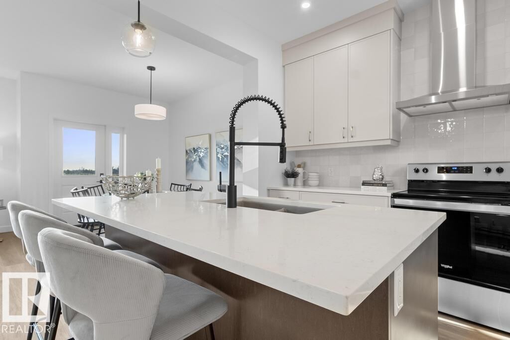 Property Photo:  4809 Cawsey Terrace SW  AB T6W 5M7