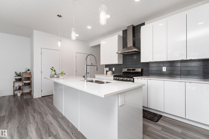 Property Photo:  1051 Christie Vista SW  AB T6W 4W8