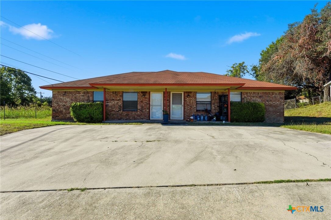 Property Photo:  201 Sorrell Drive A &Amp B  TX 76522 