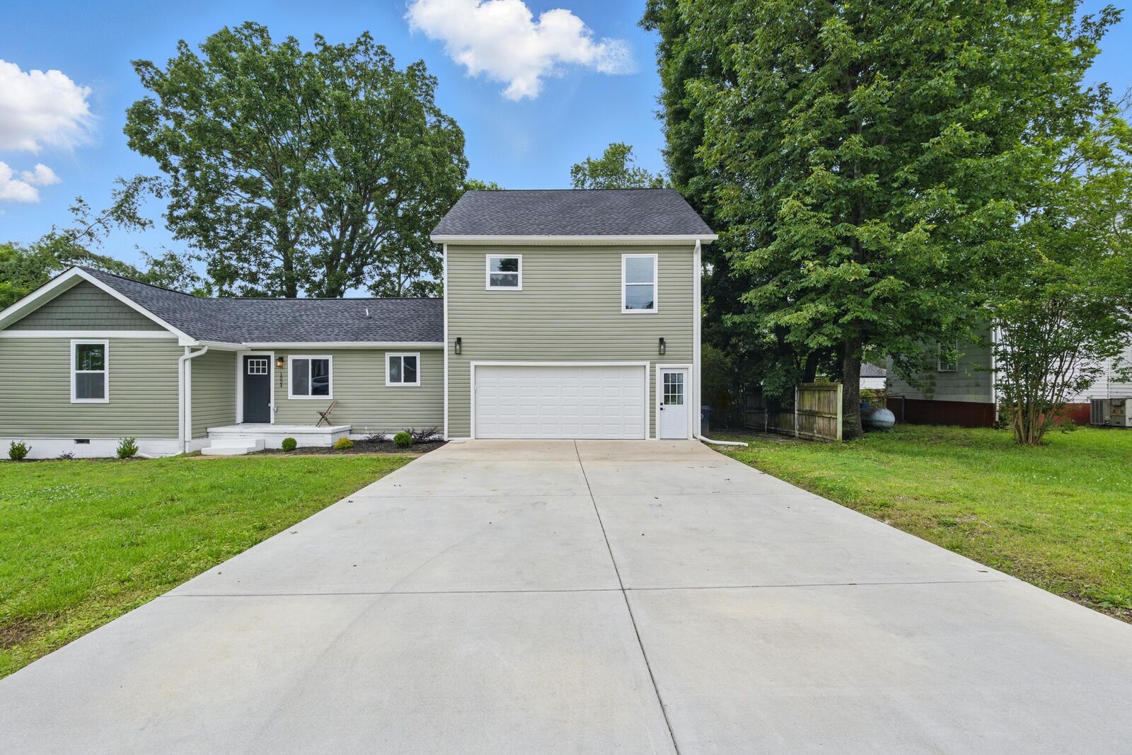 Property Photo:  1024 Hurst Street  TN 37412