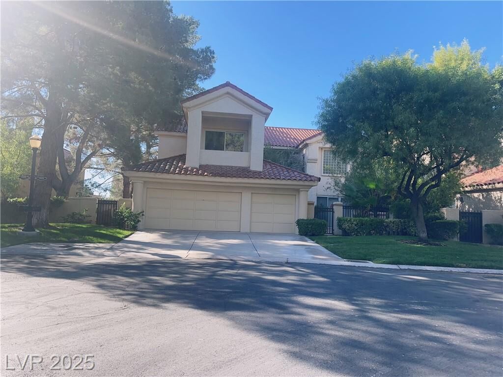 Property Photo: 7829 Bermuda Dunes Avenue NV 89113