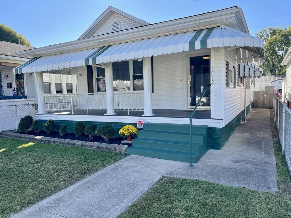 Property Photo:  1812 Charles St  OH 45662 