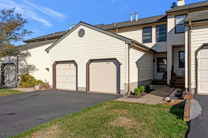 Property Photo:  404 Willow Ct  NJ 08822