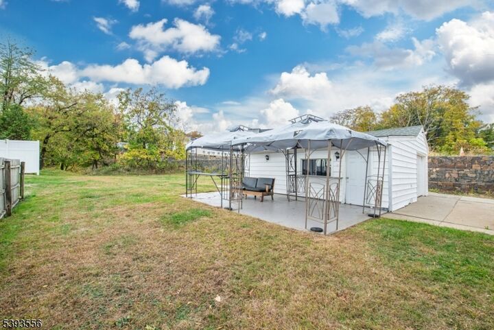 Property Photo:  83 Shepherds Ln  NJ 07512 