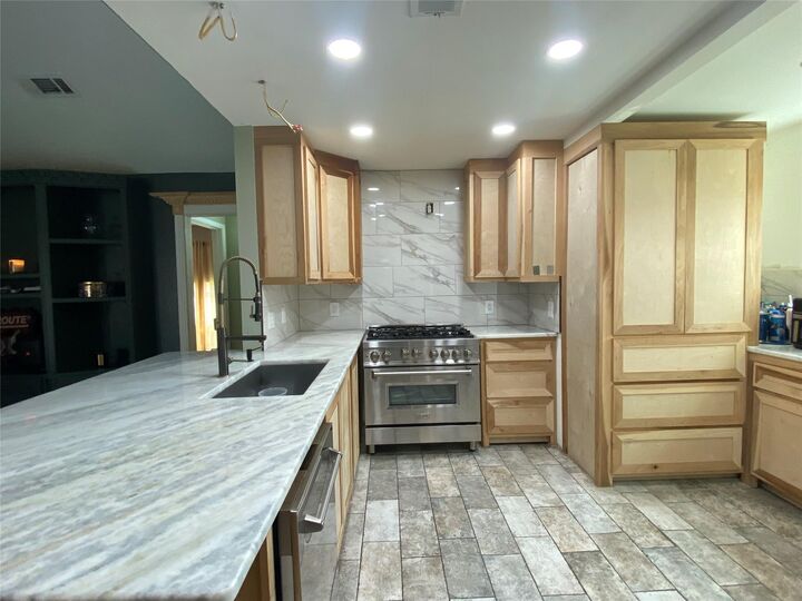 Property Photo:  5326 Jorns Street  TX 77045