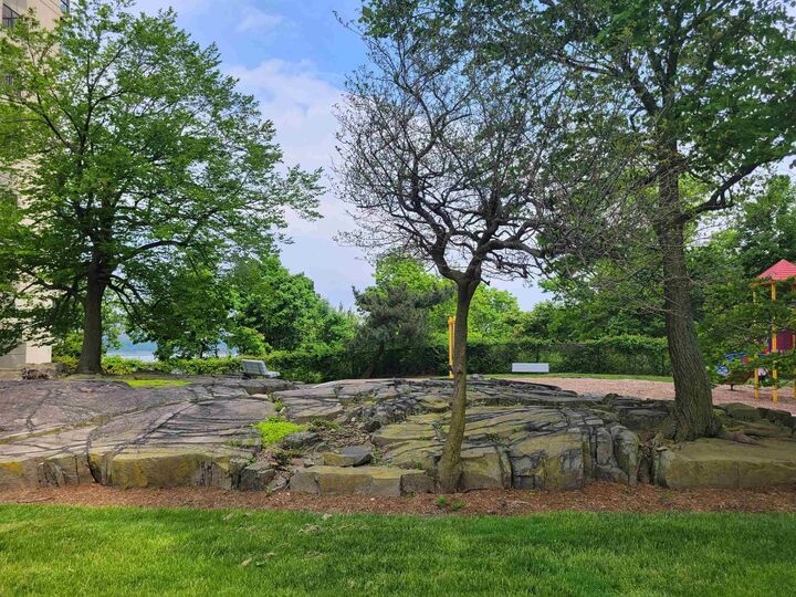 Property Photo: 6 Horizon Rd 310 NJ 07024